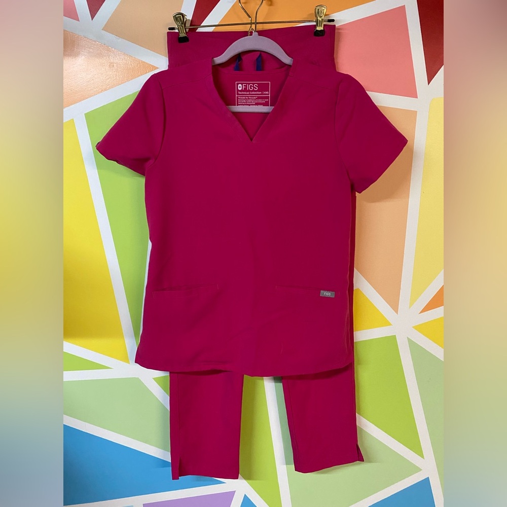 FIGS Technical Collection Magenta Scrub Set top xxs bottom xs/p